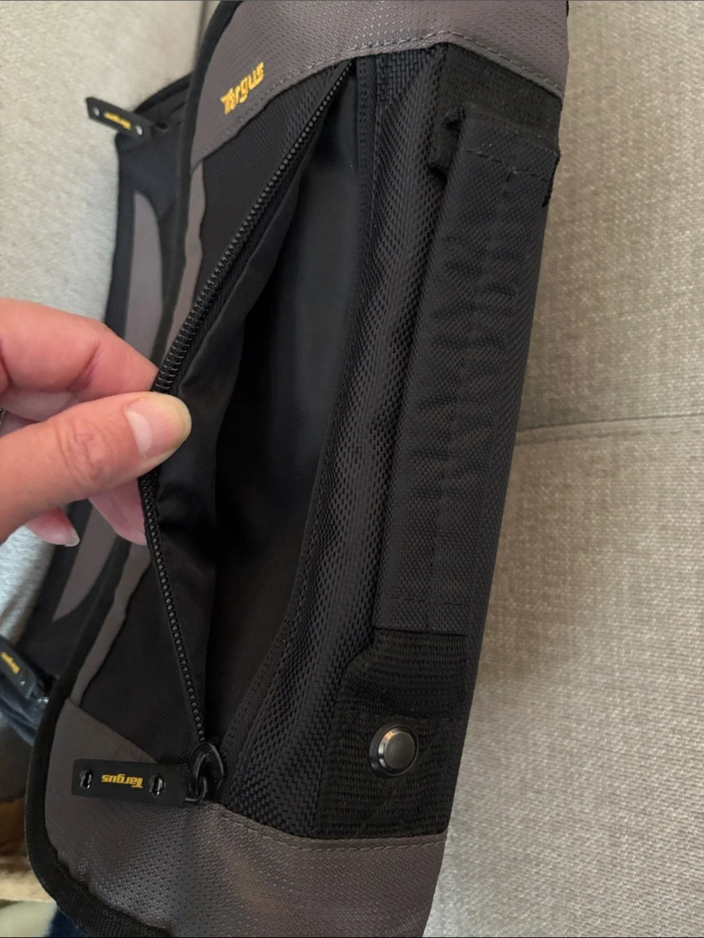 TARGUS CityGear Messenger Bag 10.2